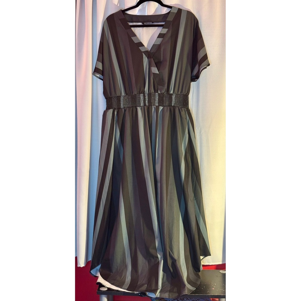 BloomChic Striped V-Neck Maxi Dress Smocked Waist Olive Grey Black US 14-16